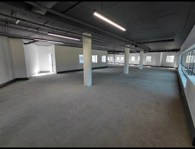 3,689M² OFFICE TO LET IN VORNA VALLEY